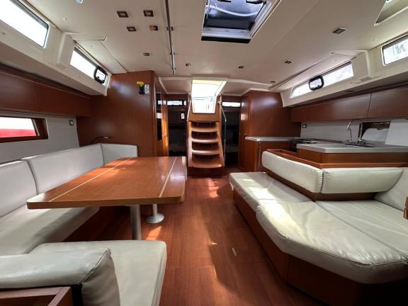 Image of Velvet Dice yacht #4