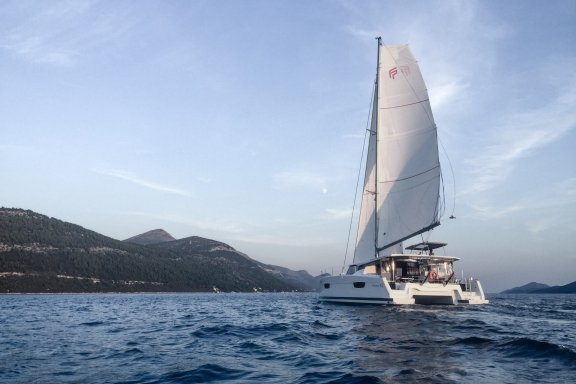 Image of Wave yacht #3