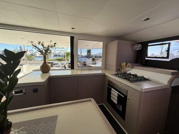 Image of Siente El Mar yacht #11