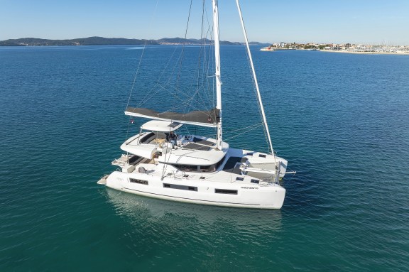 Image of Disonesto yacht #5