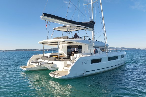 Image of Disonesto yacht #10