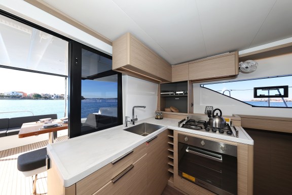 Image of Disonesto yacht #15