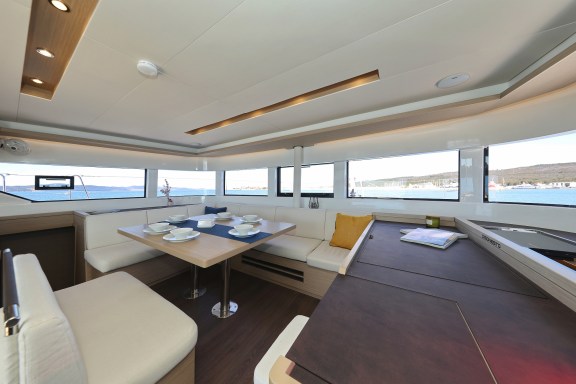Image of Disonesto yacht #18