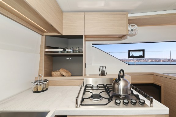 Image of Disonesto yacht #19