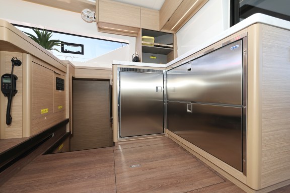 Image of Disonesto yacht #23