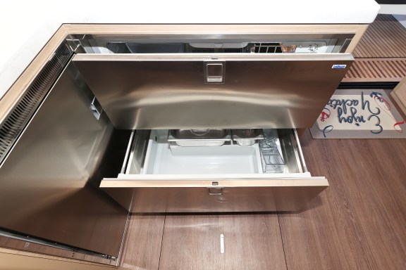 Image of Disonesto yacht #24