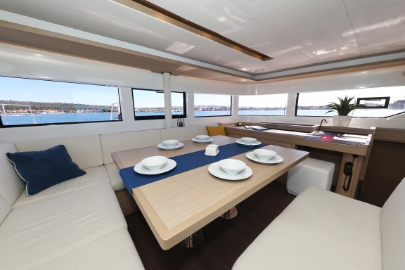 Image of Disonesto yacht #27