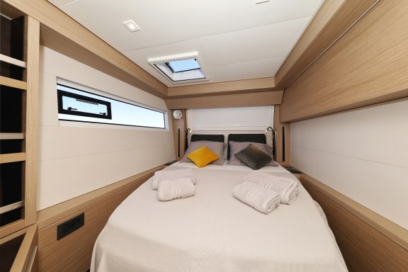 Image of Disonesto yacht #31