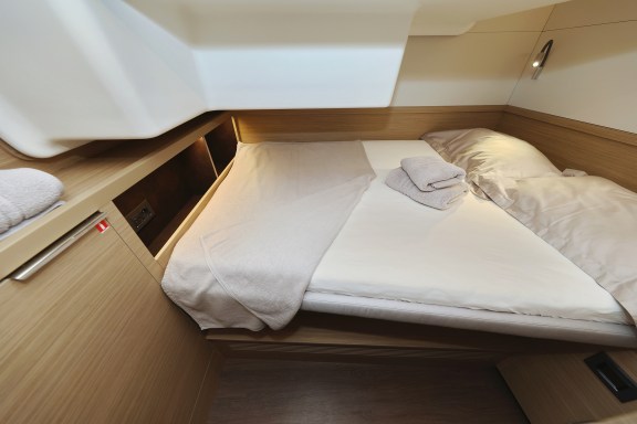 Image of Disonesto yacht #34