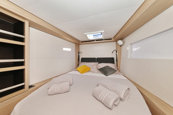 Image of Disonesto yacht #29