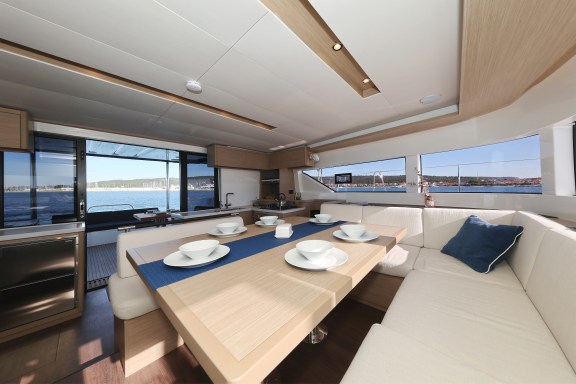 Image of Disonesto yacht #47