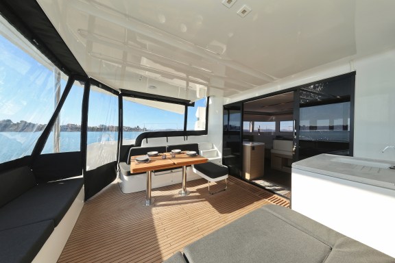 Image of Disonesto yacht #46
