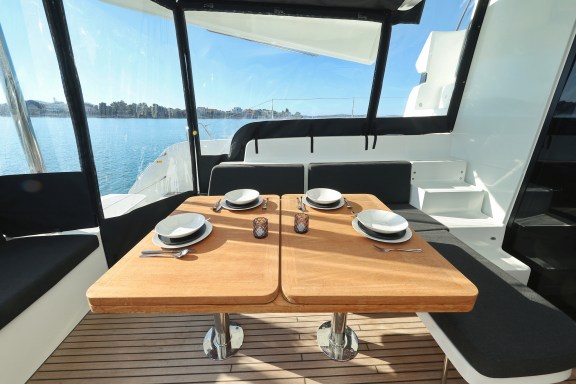 Image of Disonesto yacht #53