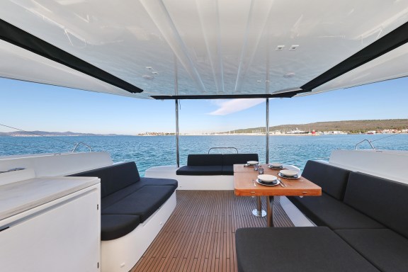 Image of Disonesto yacht #63