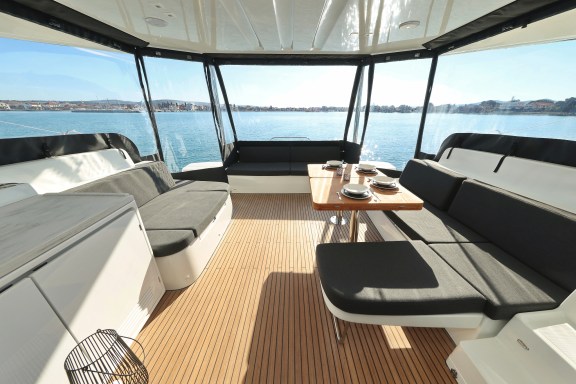 Image of Disonesto yacht #45