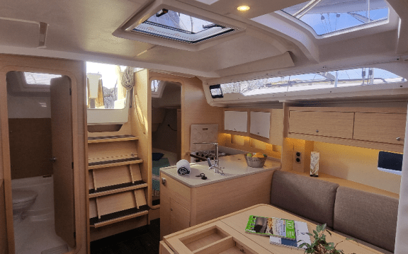 Image of Skyline yacht #7