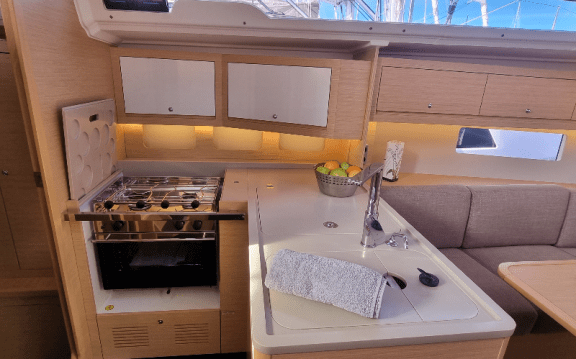 Image of Skyline yacht #8