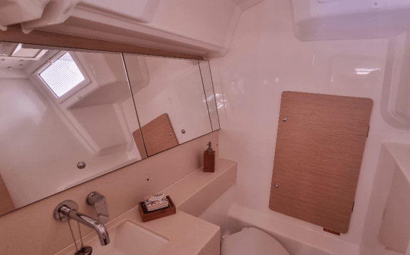 Image of Skyline yacht #11