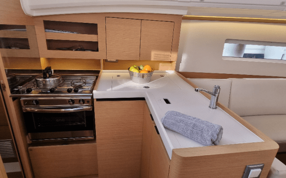 Image of Sunny yacht #8