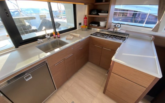 Image of Les Jumeaux yacht #11