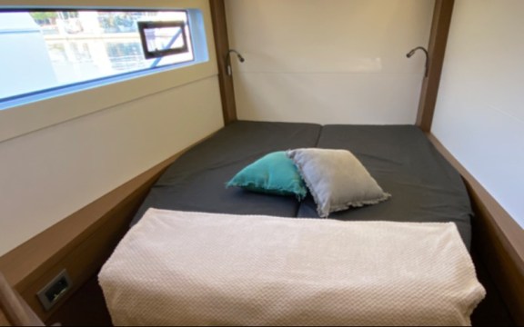 Image of Les Jumeaux yacht #12