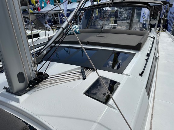 Image of Stock 530 yacht #3
