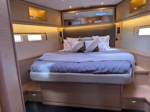 Image of Stock 530 yacht #11