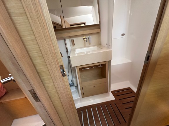 Image of Stock 530 yacht #17