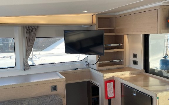 Image of Sail Away yacht #9