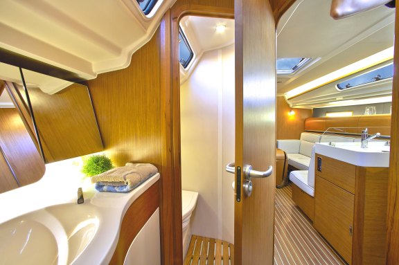Image of Blue Chip yacht #12