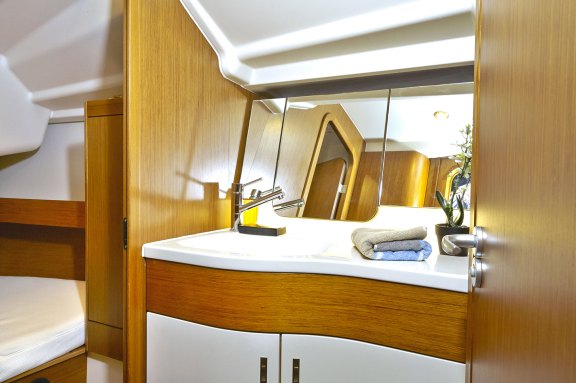 Image of Blue Chip yacht #11