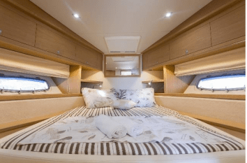 Image of Silver Arrow yacht #11