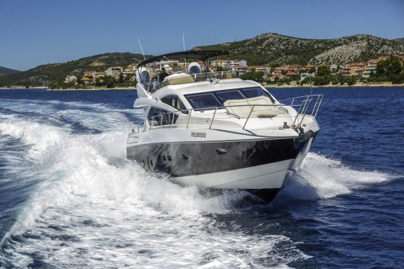 Image of 2 Drunk yacht #3