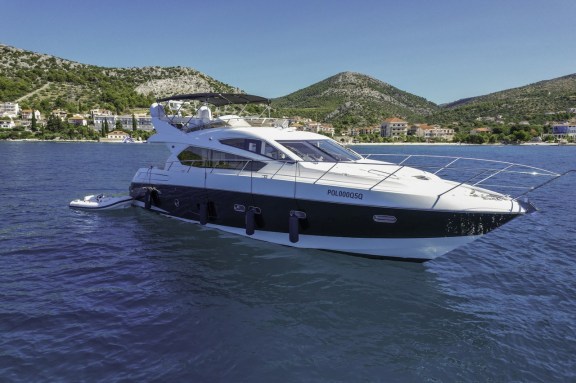 Image of 2 Drunk yacht #4