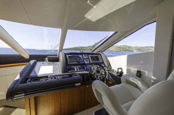 Image of 2 Drunk yacht #17