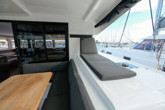 Image of White Chadal yacht #9