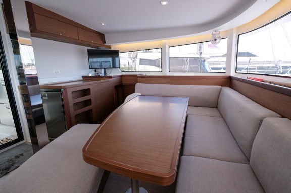 Image of White Chadal yacht #13