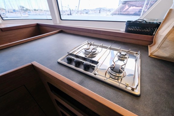 Image of White Chadal yacht #16