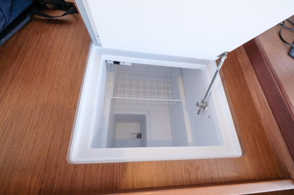 Image of White Chadal yacht #21