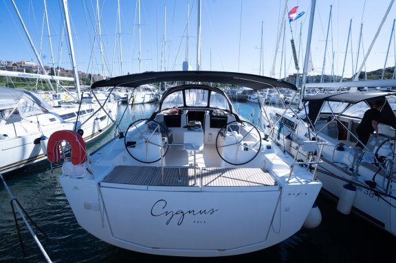 Image of Cygnus yacht #3