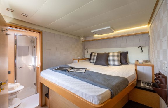 Image of Royal Hearts yacht #7