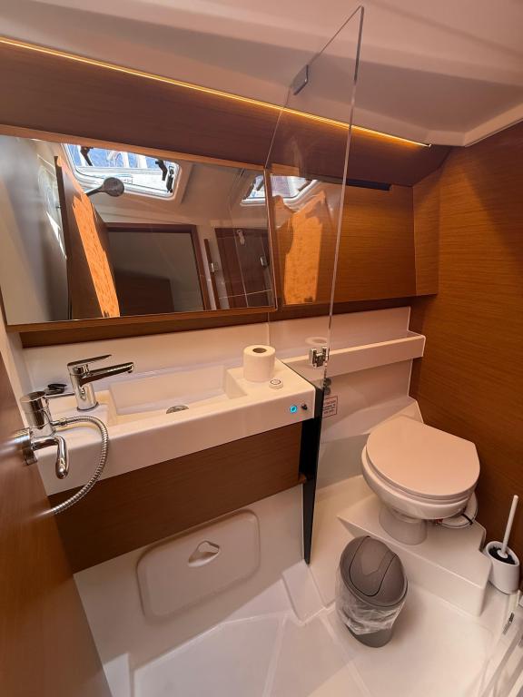 Image of Sunset Kiss yacht #17