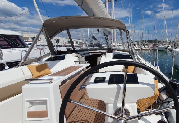 Image of Breeze yacht #8