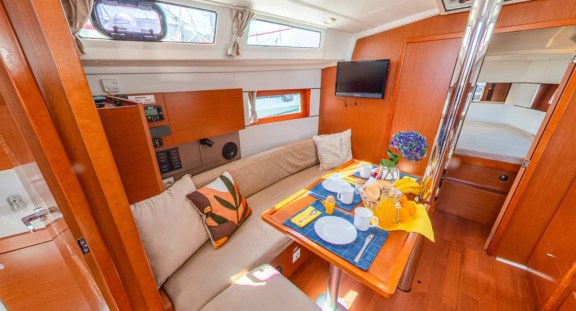 Image of Sailor Jupiter yacht #8