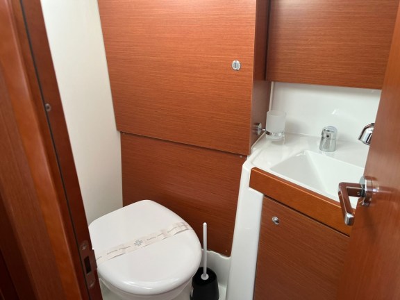 Image of Sailor Mercury yacht #12