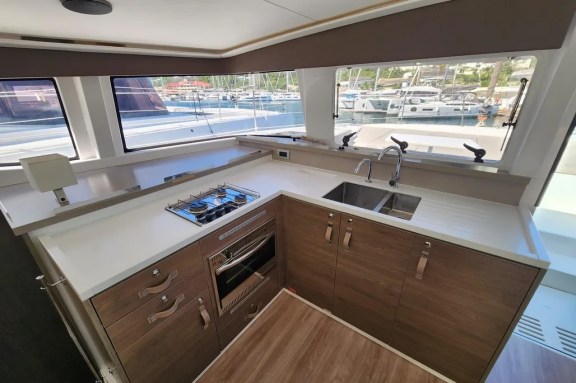 Image of Jackalope yacht #9