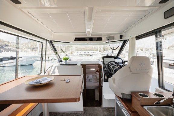 Image of Shearwater yacht #3