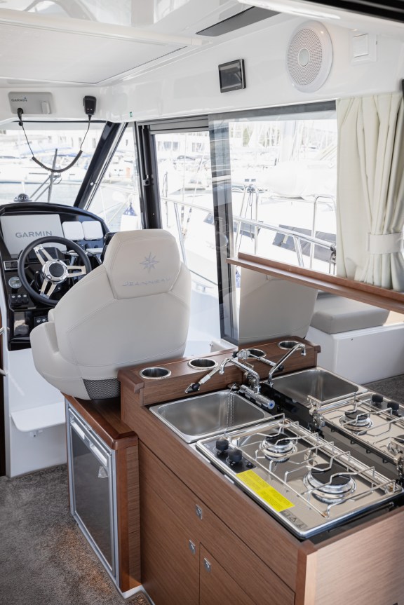 Image of Shearwater yacht #6