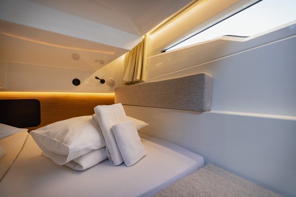 Image of Shearwater yacht #10