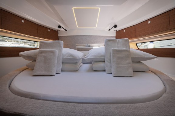 Image of Shearwater yacht #9